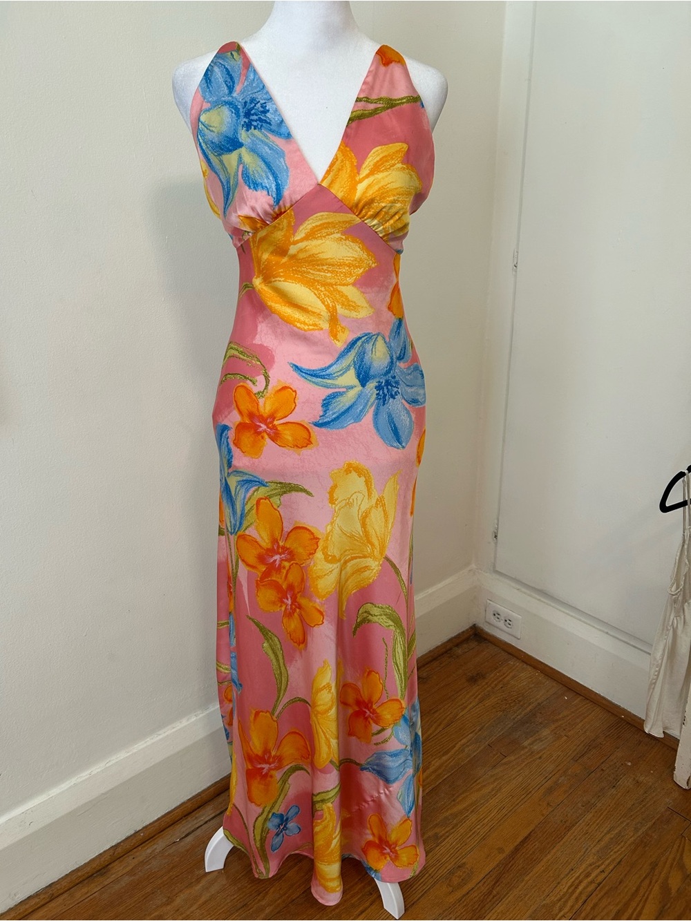Sleeveless Pink Floral V-Neck Maxi Dress